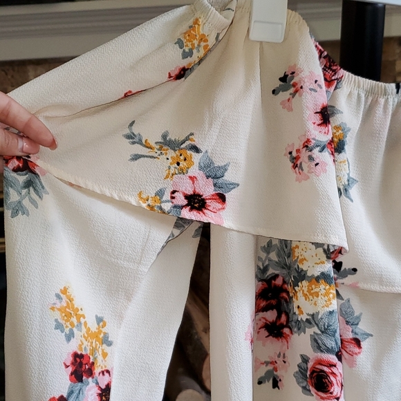 Off-Shoulder Top - Picture 3 of 5